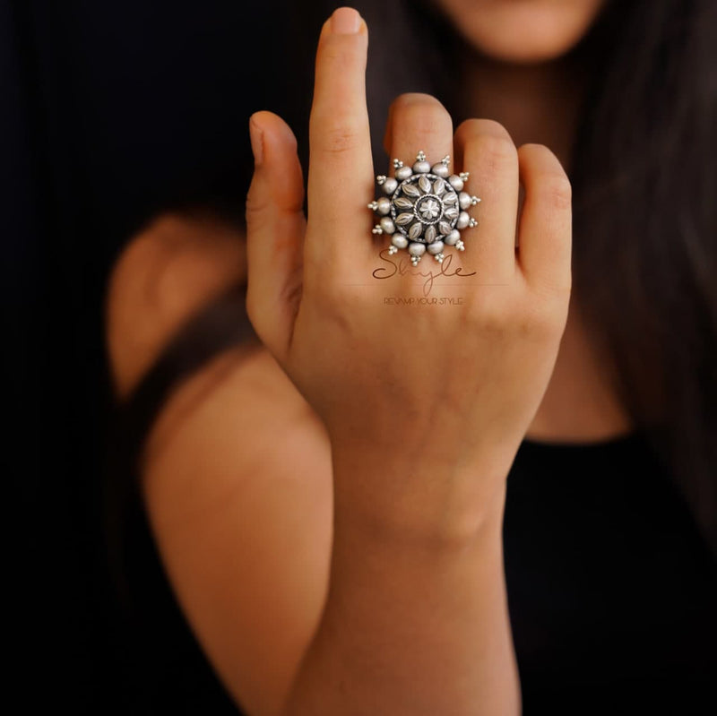 Mizoya Embossed Intricate Ring