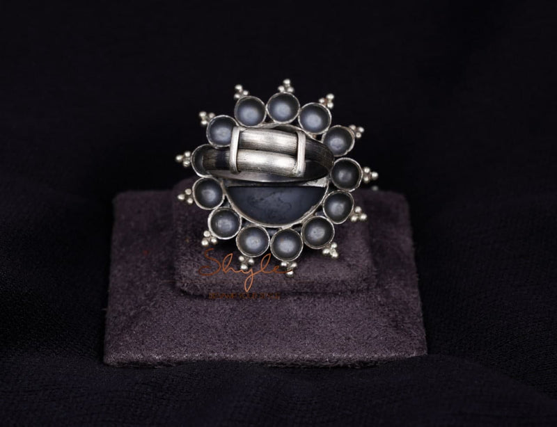 Mizoya Embossed Intricate Ring