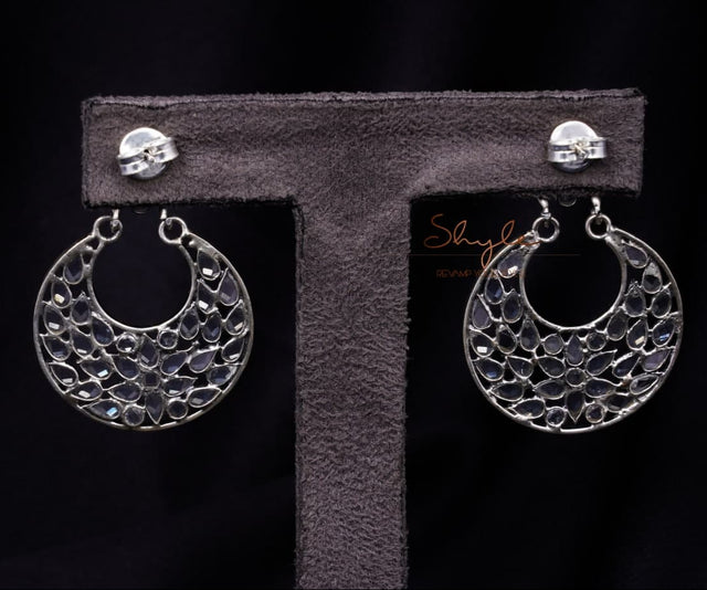 Essence Scintillating Petal Motif Earrings back
