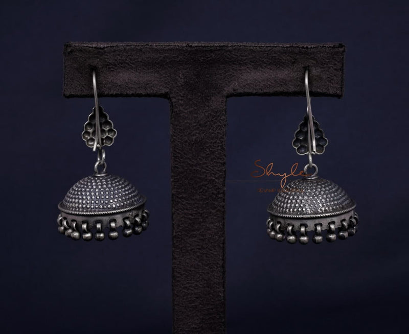Moh Daana detailed fish hook jhumka