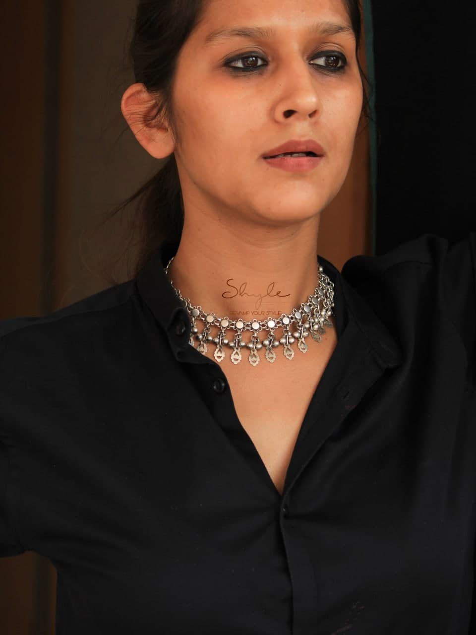 Tattva Carved Leaf drop ghugri Classic Two Way Choker