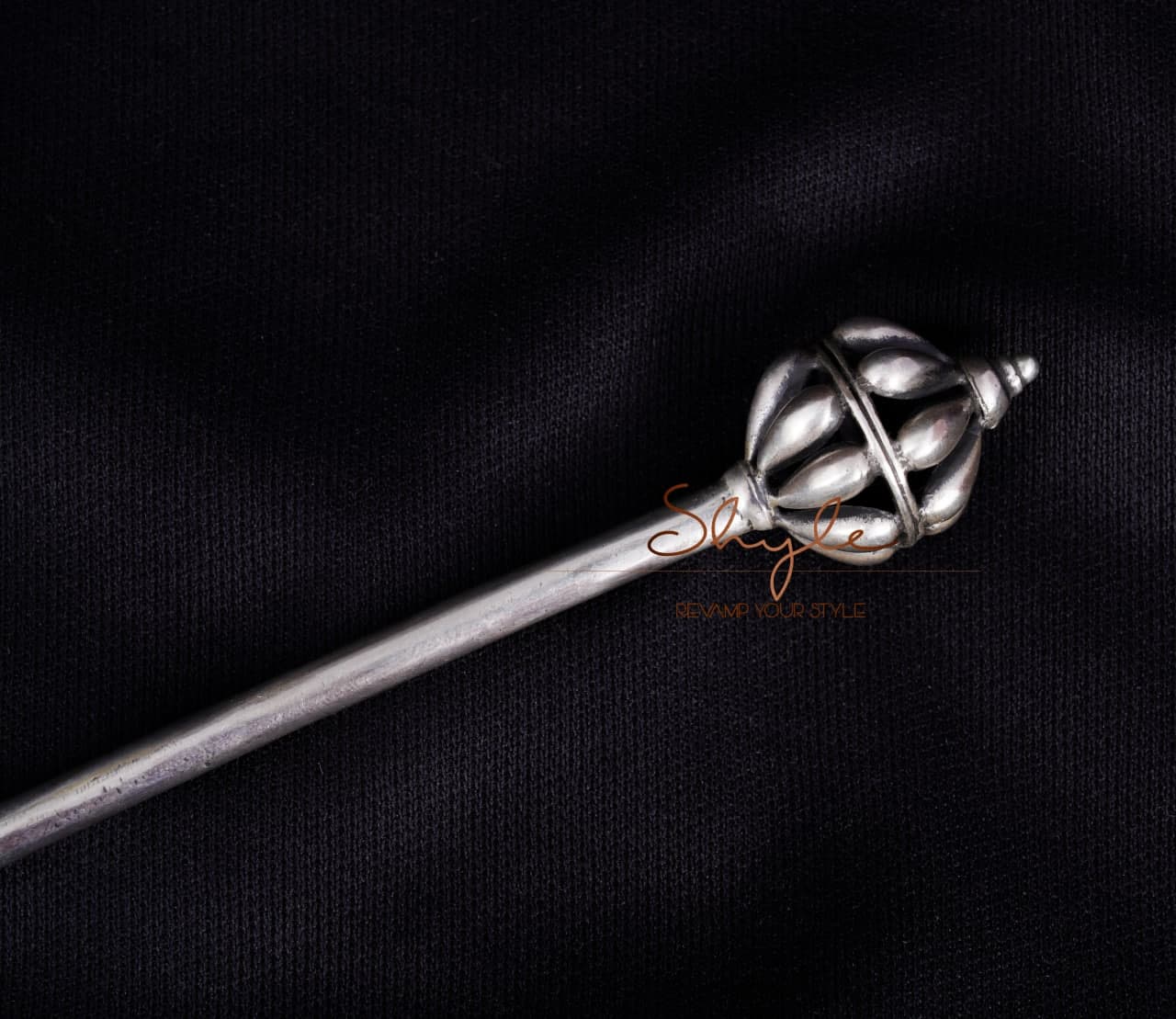 Mizoya Embossed Motif Juda Pin