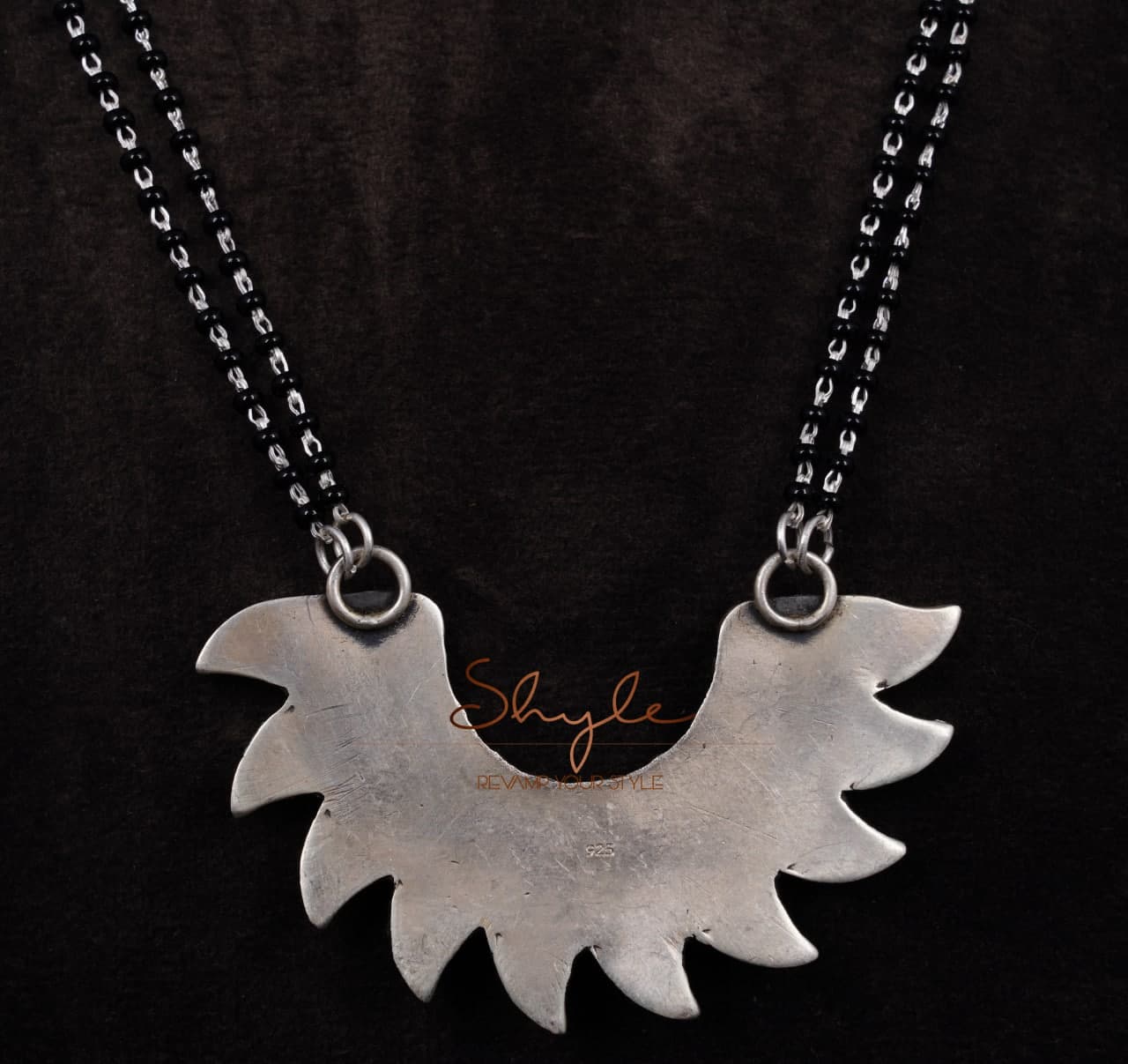 Moh Carry Motifs Embossed Mangalsutra