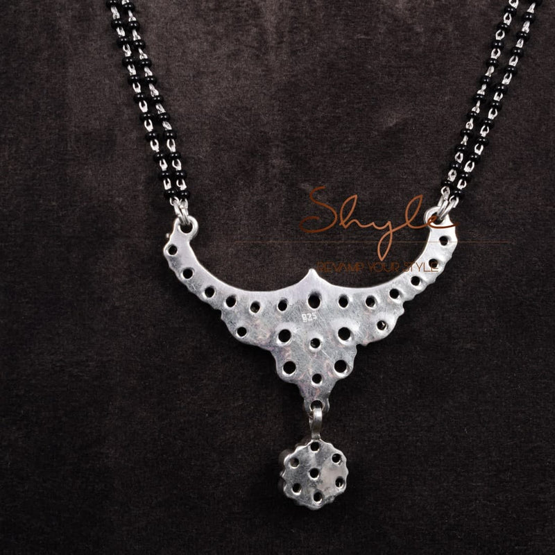 Adya Jadau Multistone Fine Mangalsutra