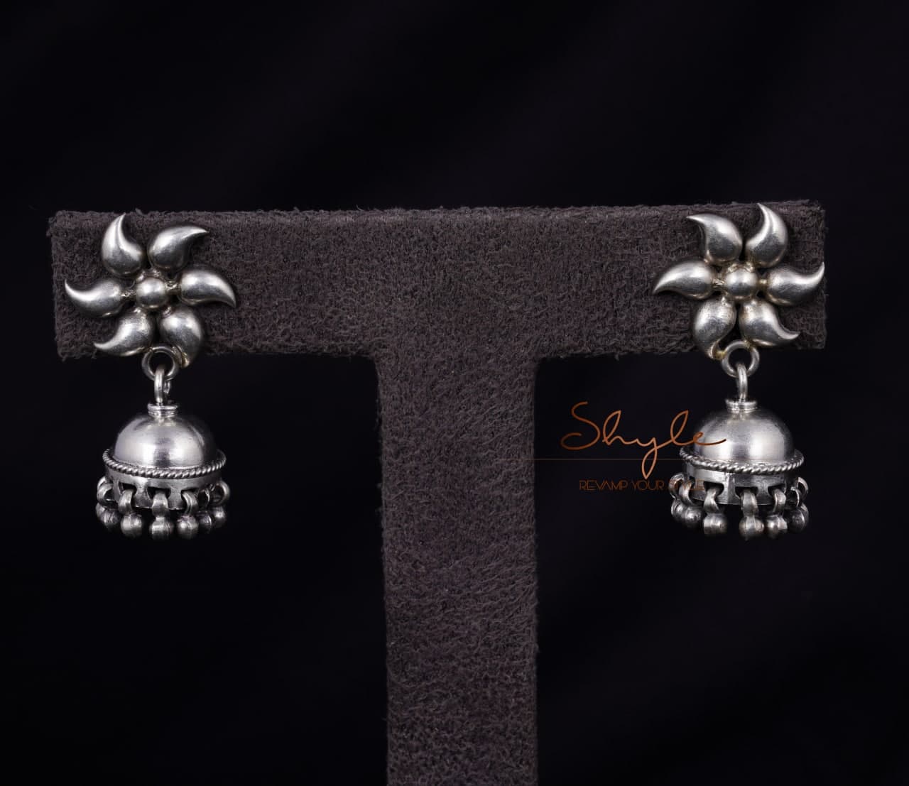 Moh Fine Flower Motif Jhumki front