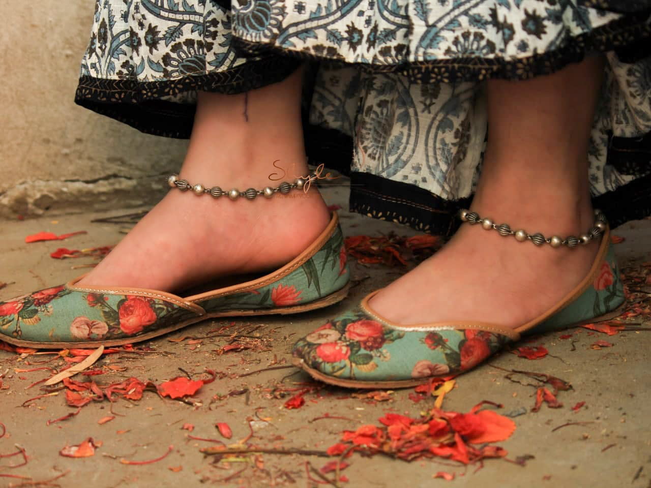 Tattva Rawa Ball Intricate Anklet model