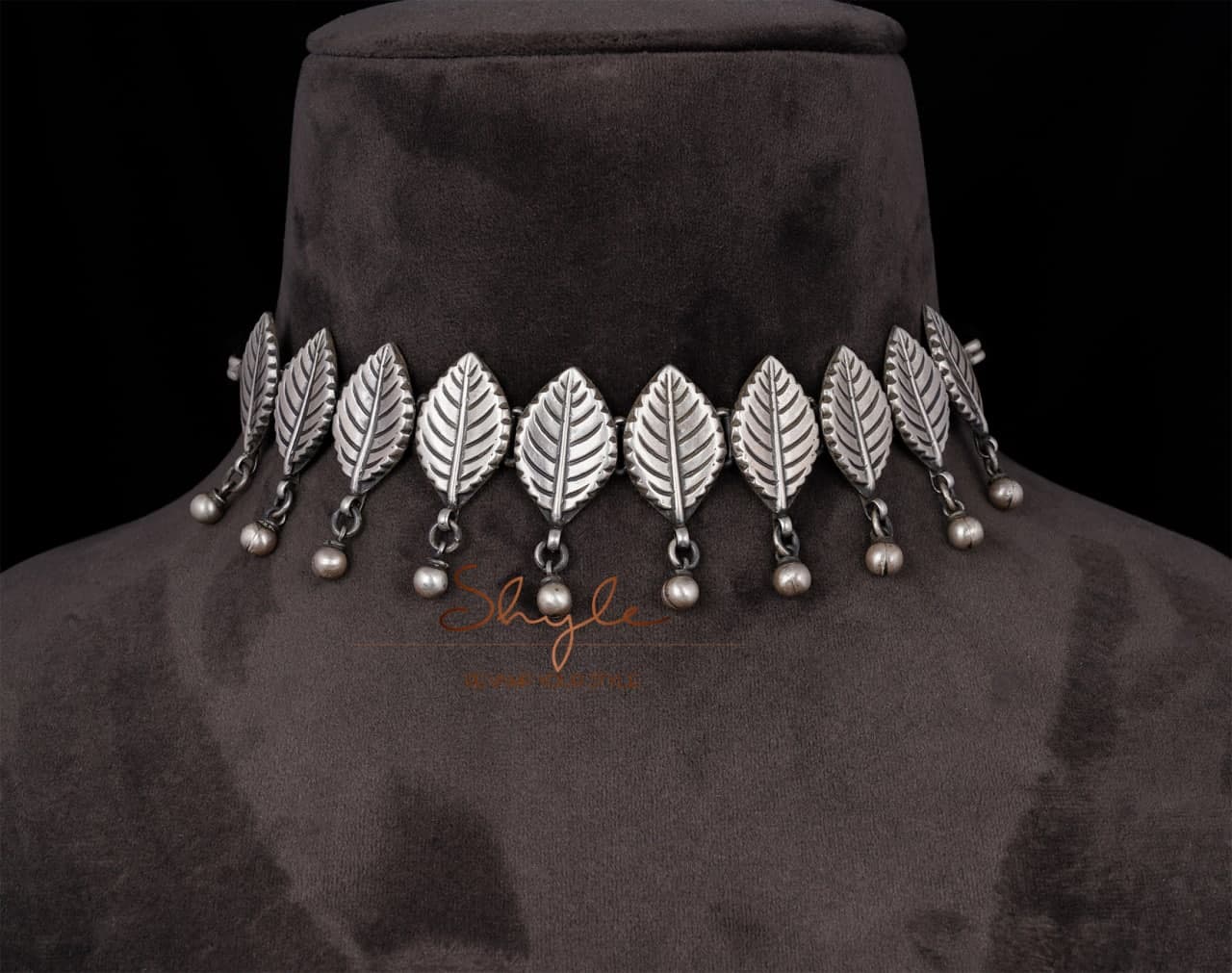 Adya Intricate Leaf Drop Choker front
