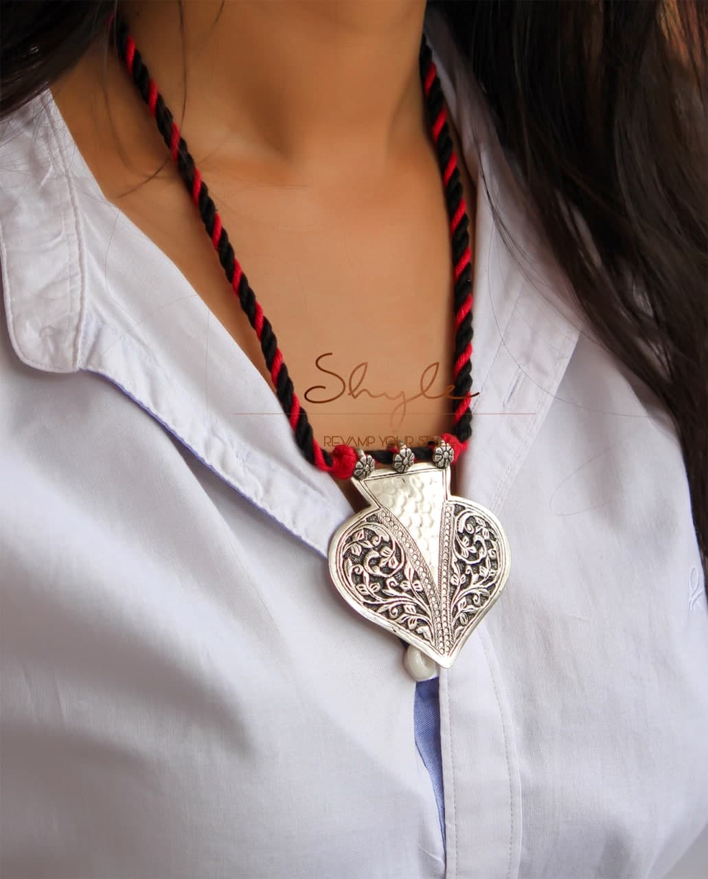 Moh Paan Chitai Versatile Necklace