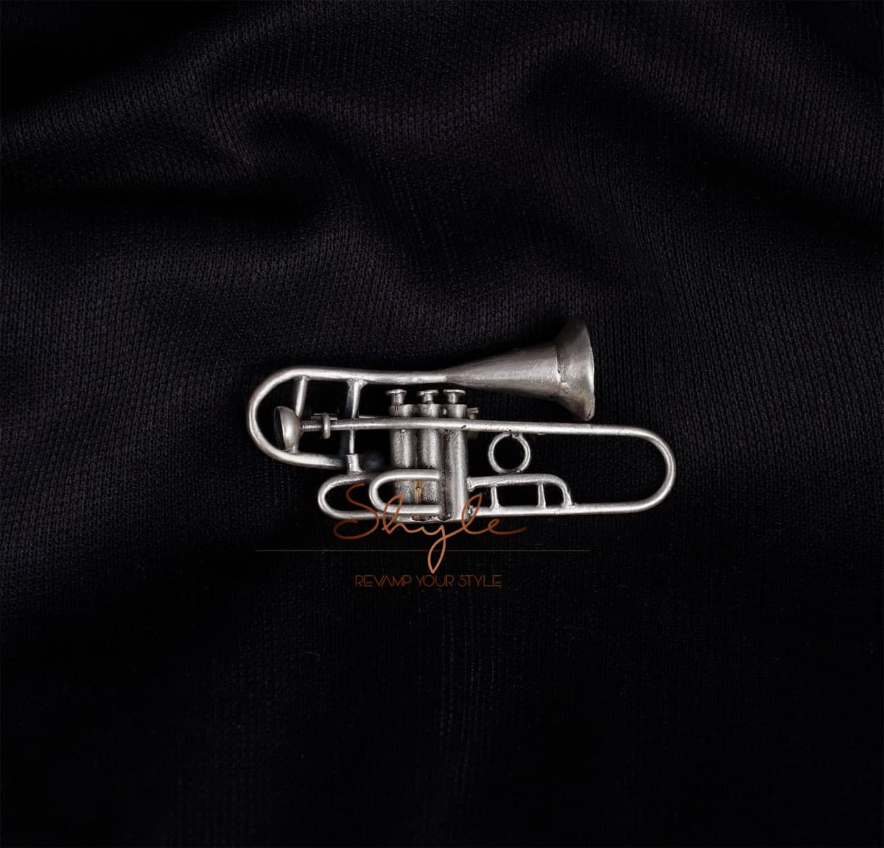 Anvaya Statement Trumphet Brooch front