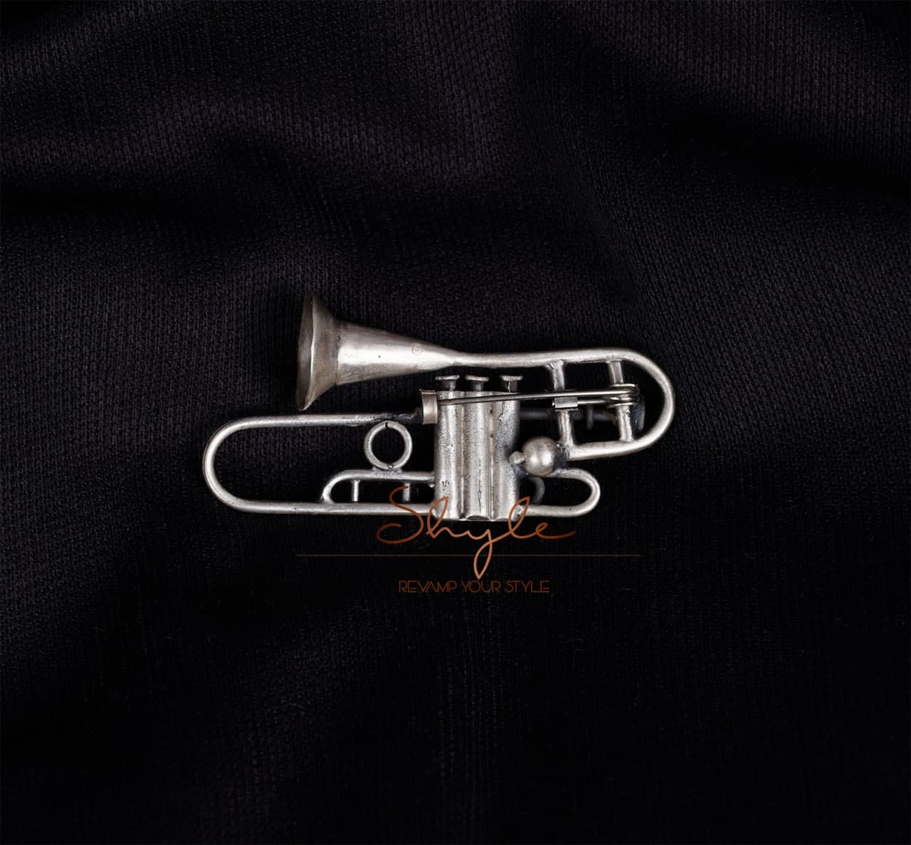 Anvaya Statement Trumphet Brooch back