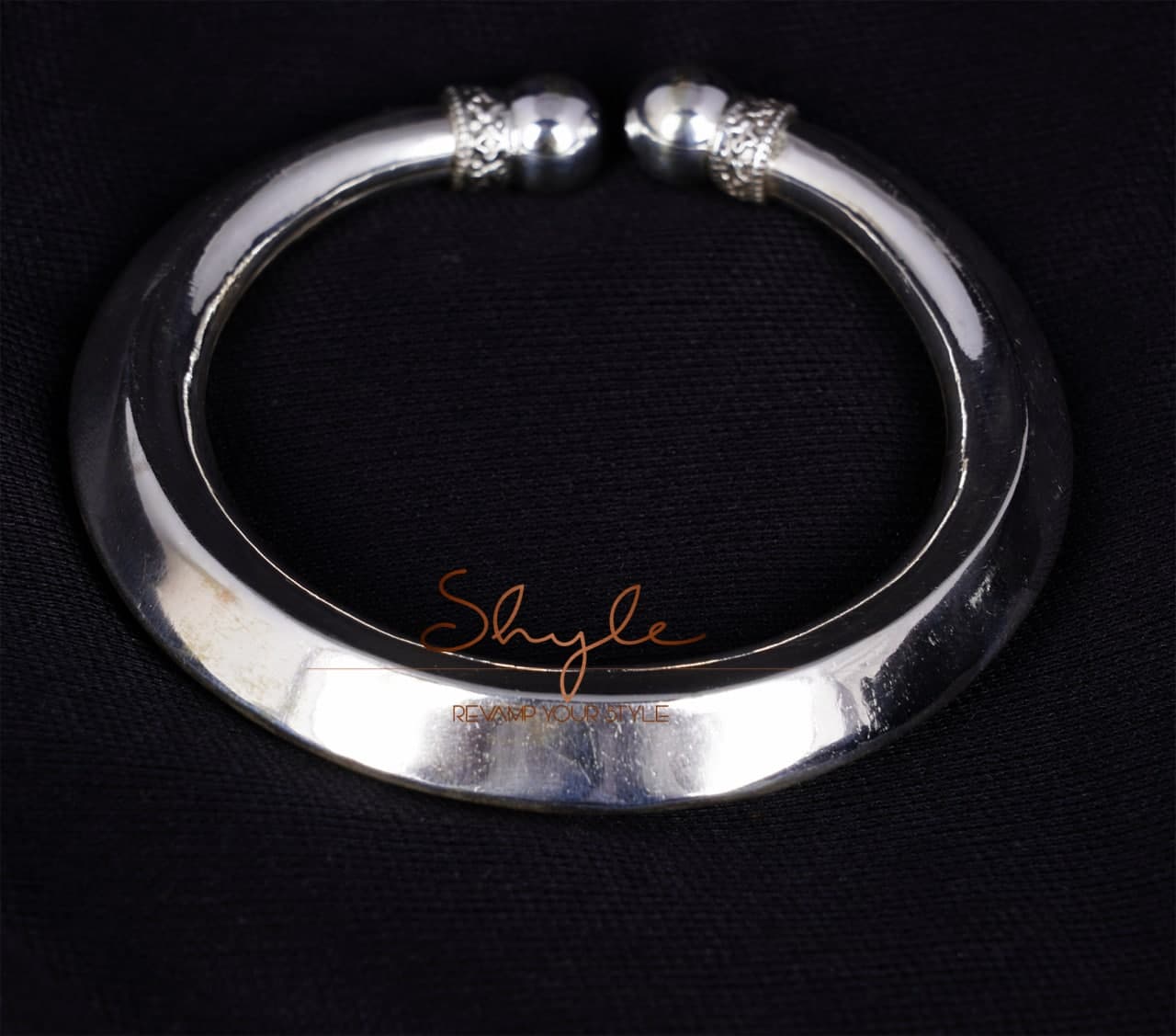 Adya Fine Versatile Kada back