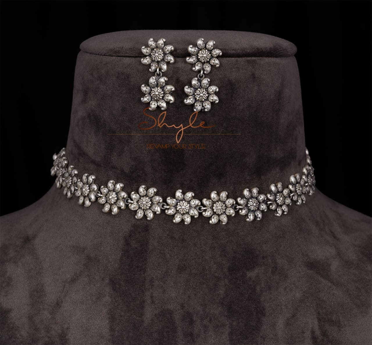 Adya Intricate Flower Sequence Choker Set