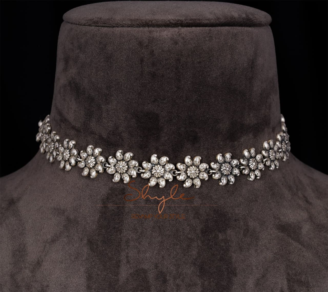 Adya Intricate Flower Sequence Choker