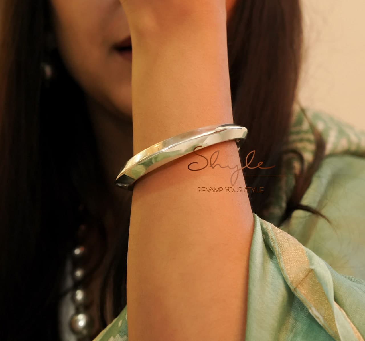 Adya Fine Versatile Kada model