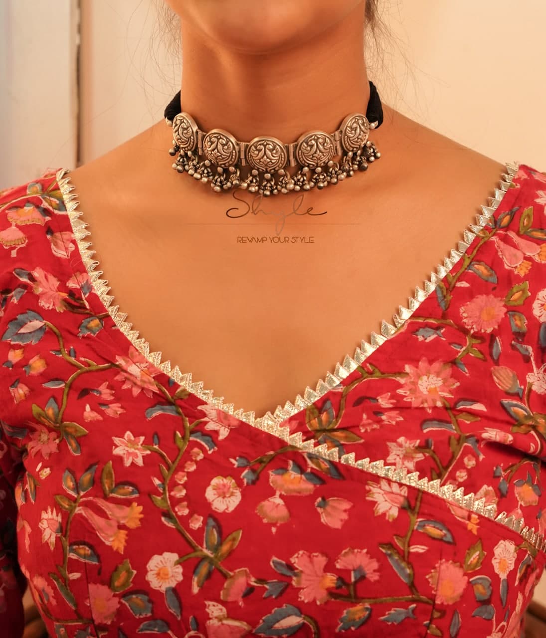 Tattva Intricate Dual Peacock Embossed Choker