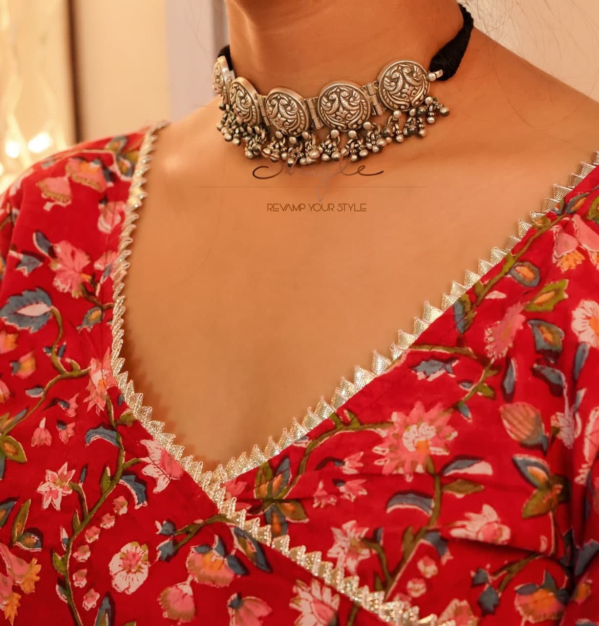 Tattva Intricate Dual Peacock Embossed Choker