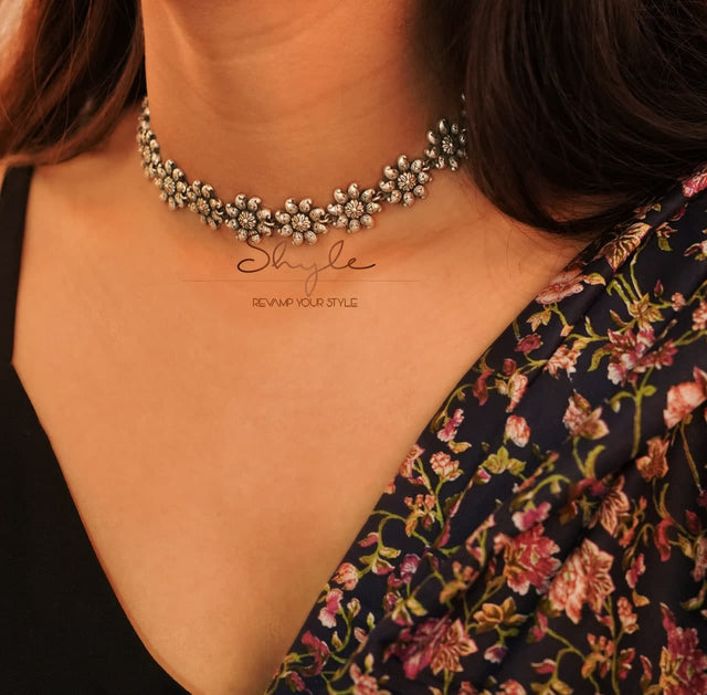 Adya Intricate Flower Sequence Choker