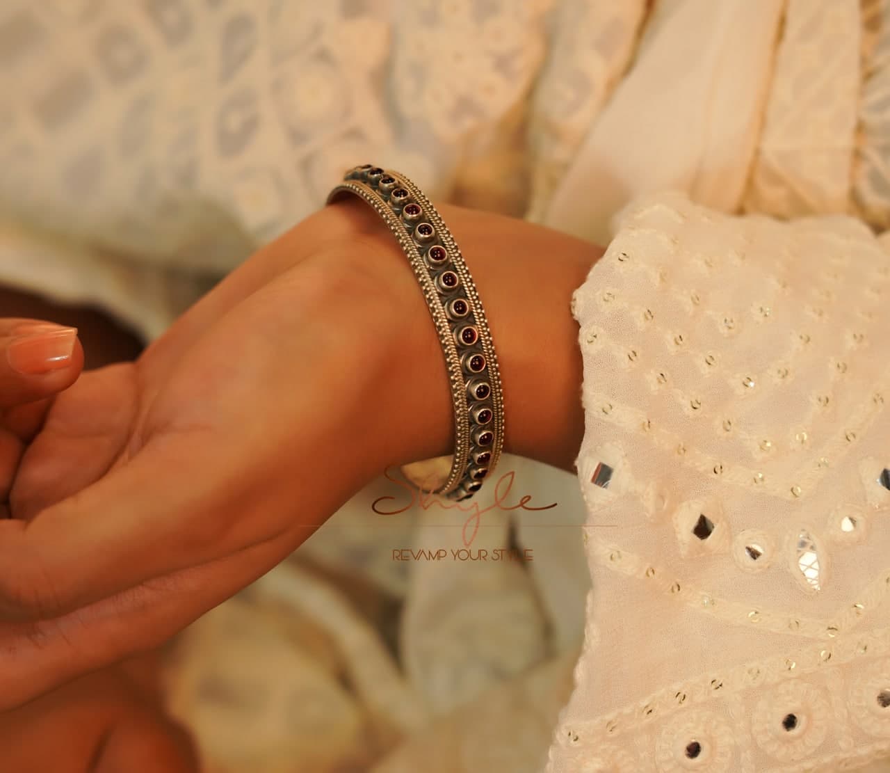 Tattva Intricate Jadau Embossed Bangle primary