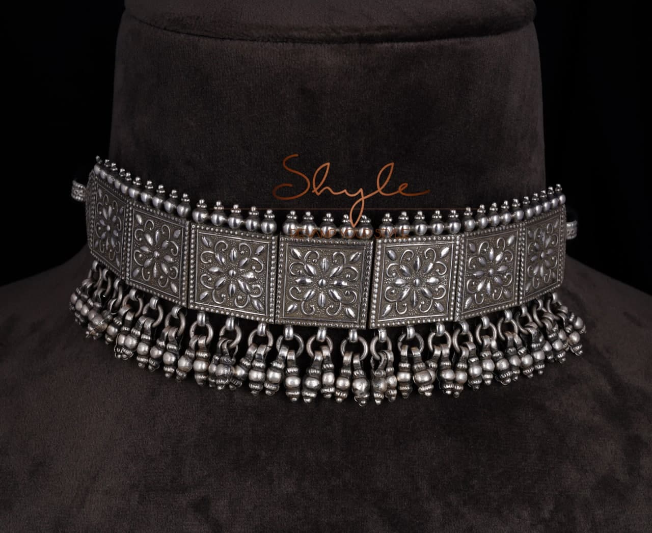 Tattva Intricate Ghughri Choker Set