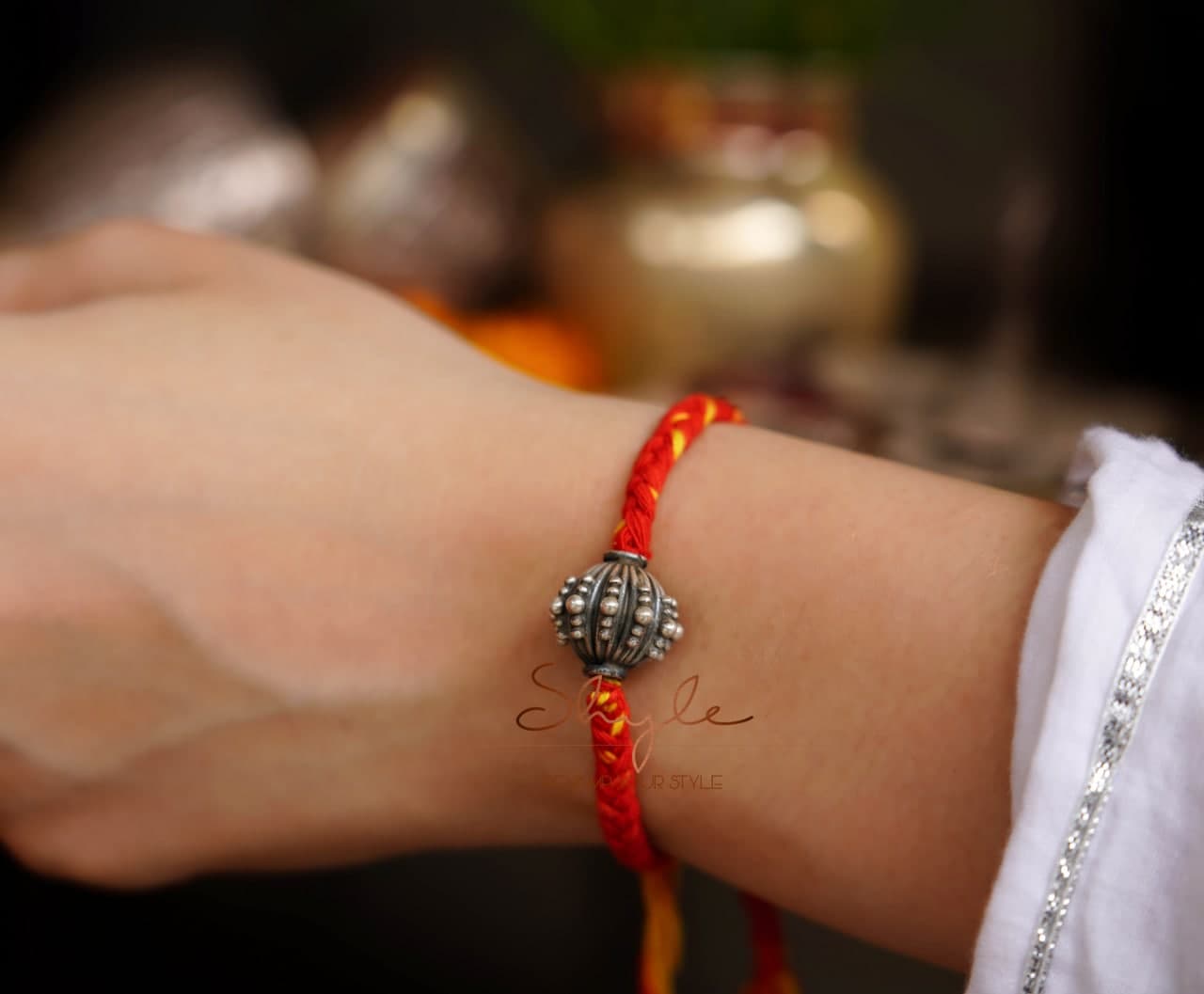 Moh Intricate Embossed Bead Rakhi