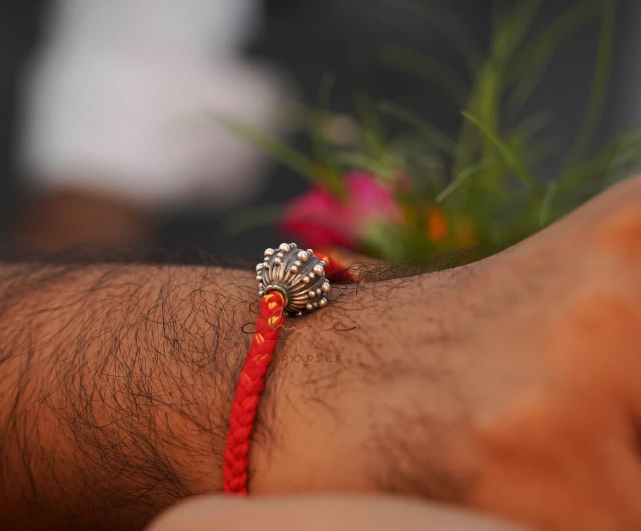 Moh Intricate Embossed Bead Rakhi