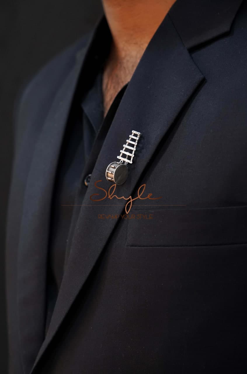 Anvaya Statement Xylophone Brooch model