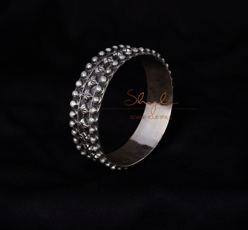 Tattva Intricate Pearl Jadau Classic Kada back