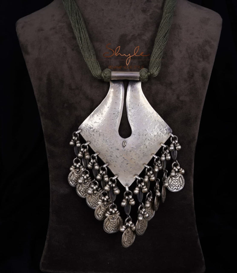 Anvaya Intricate Vintage Inspired Drop Statement Necklace Set