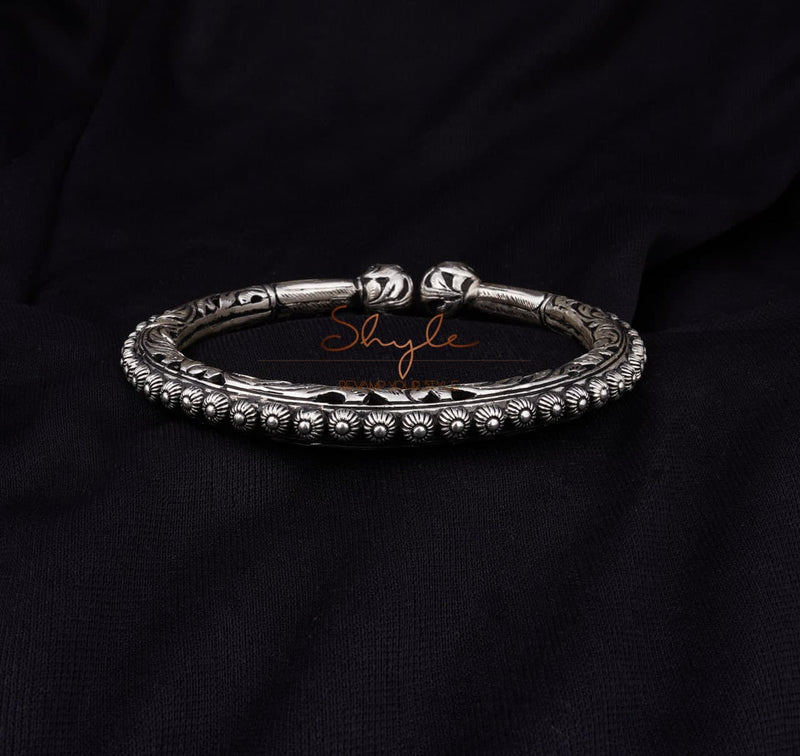 Tattva Chitai Intricate Ankle Kada front