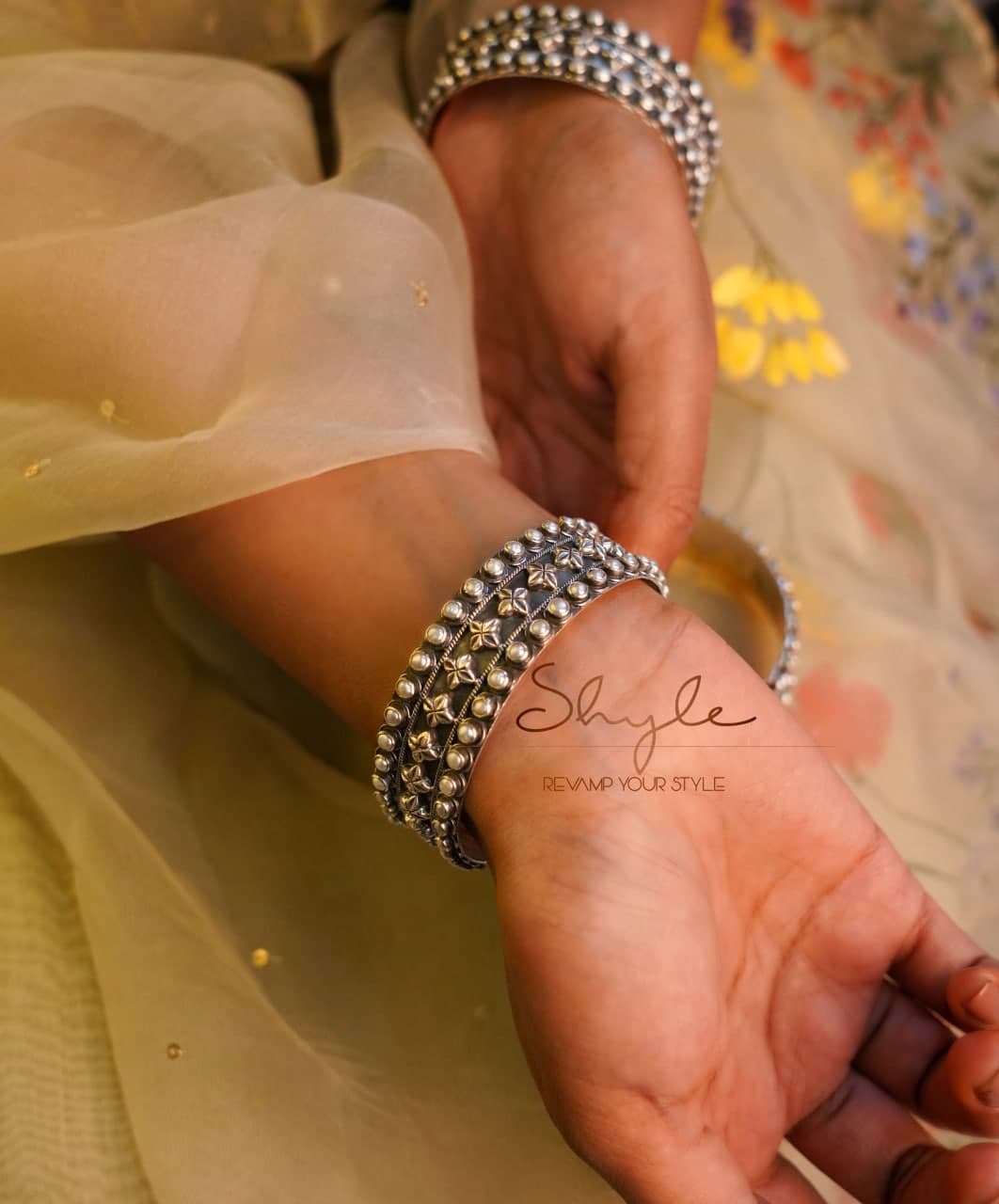 Tattva Intricate Pearl Jadau Classic Kada down