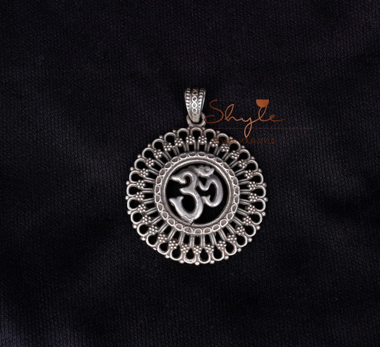 Moh Om Everyday Necklace