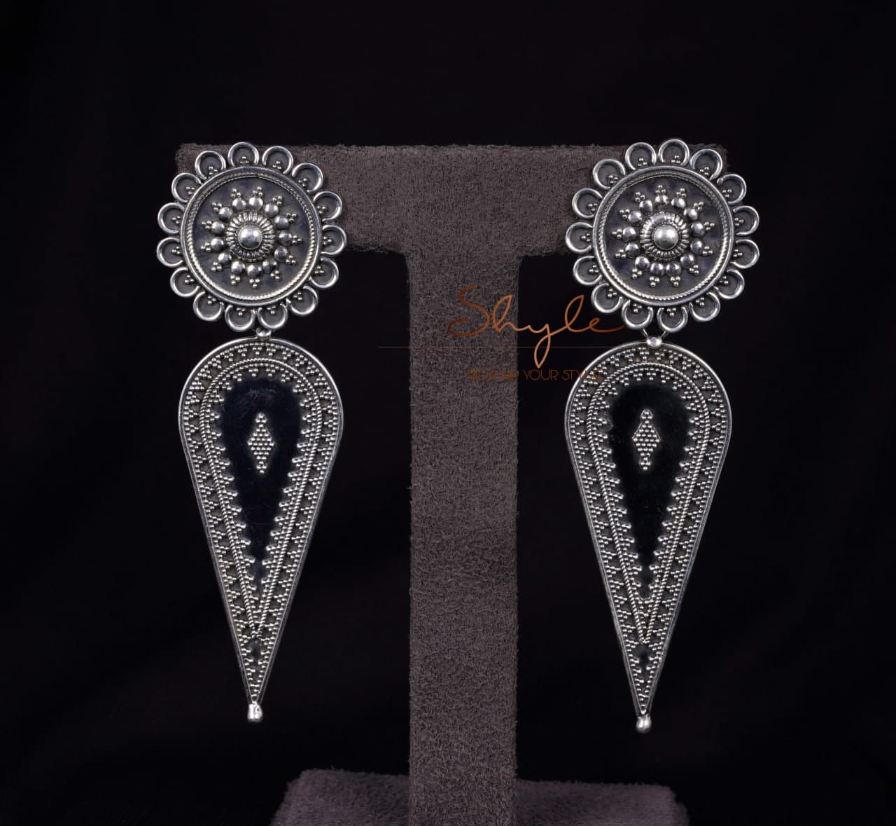 Mizoya Intricate Classic Drop Earrings