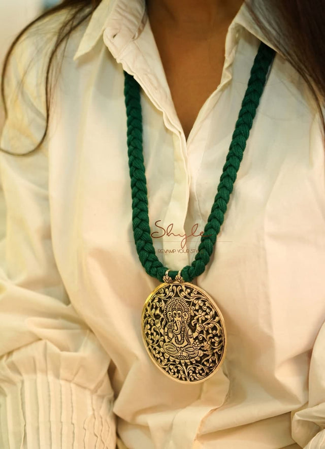 Anvaya Intricate Ganesha Chitai Necklace