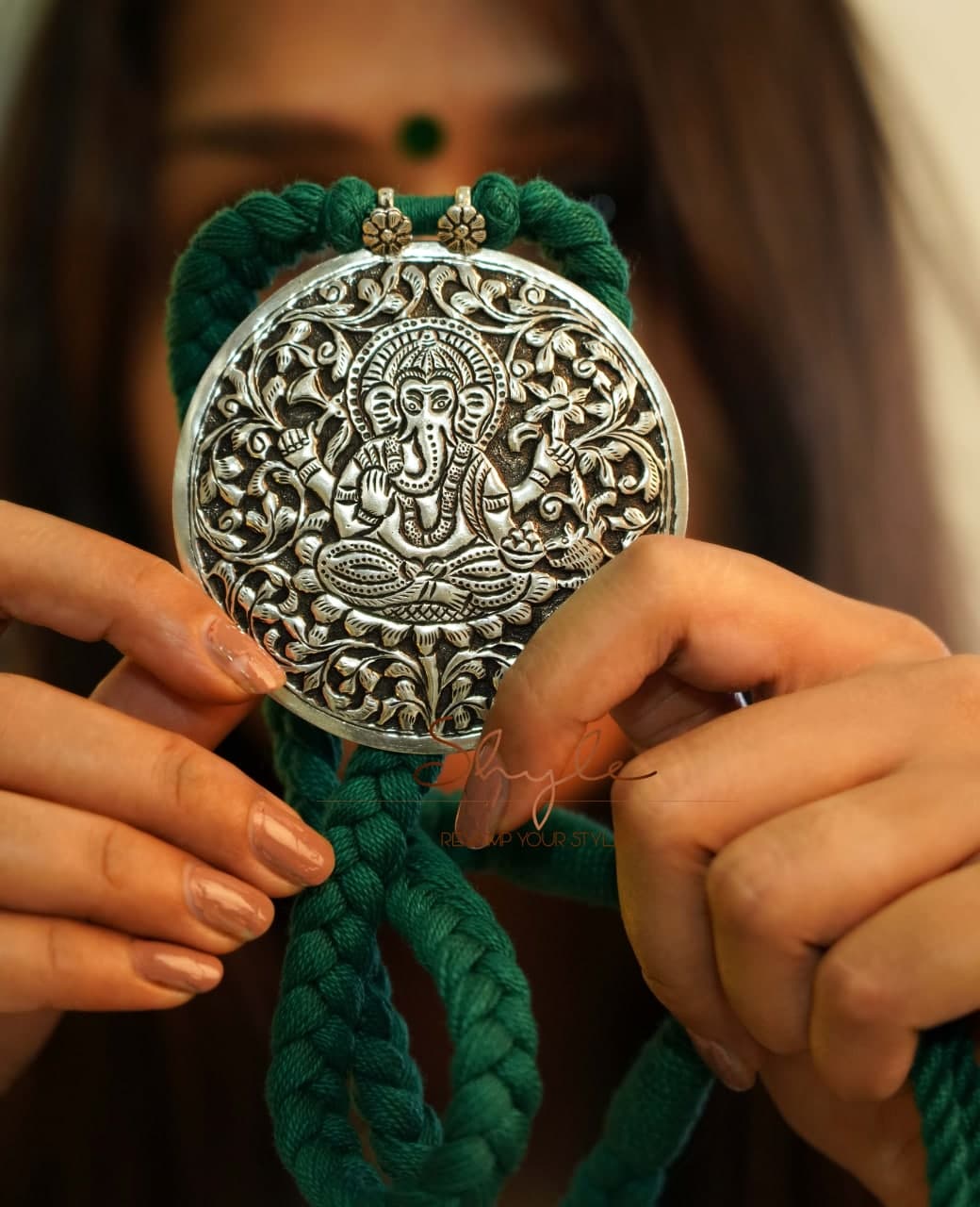 Anvaya Intricate Ganesha Chitai Necklace