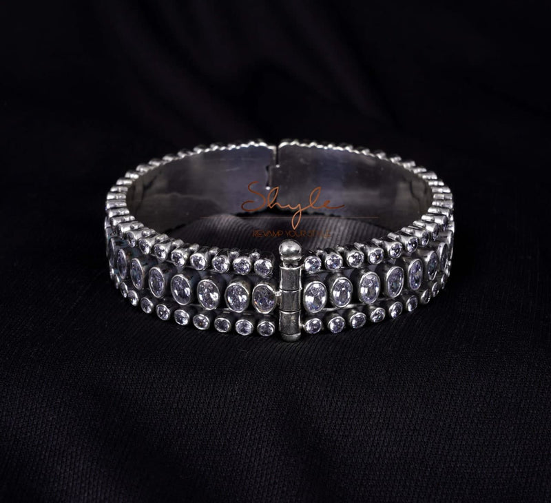 Tattva Scintillating Jadau Timeless Kada