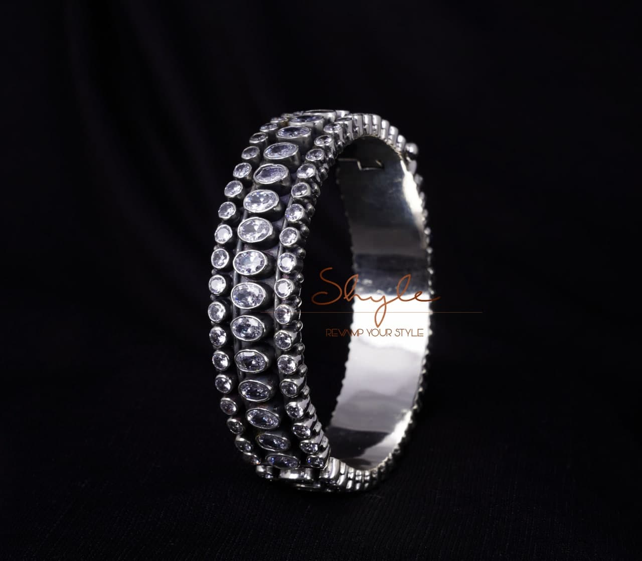 Tattva Scintillating Jadau Timeless Kada