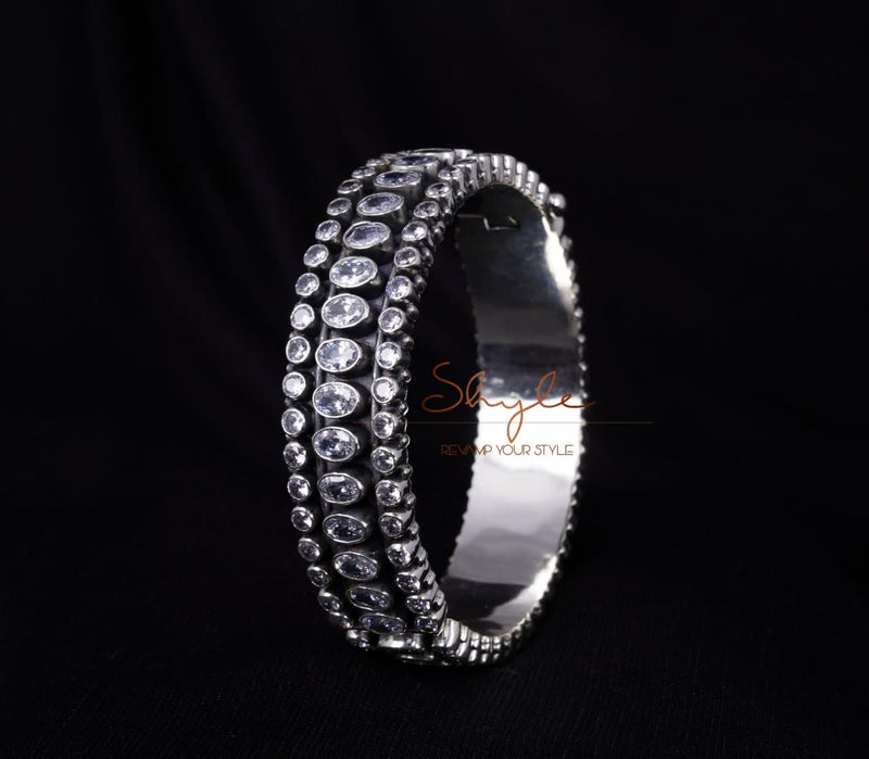 Tattva Scintillating Jadau Timeless Kada