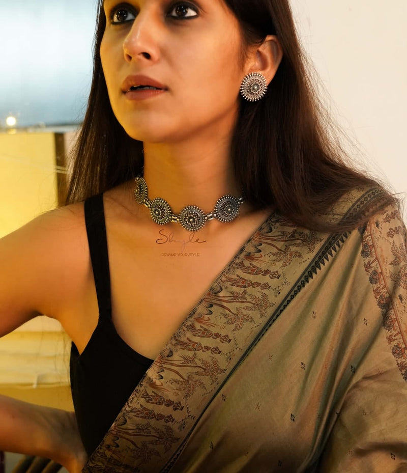 Adya Jali motif Flower Embossed Sequence Choker Set