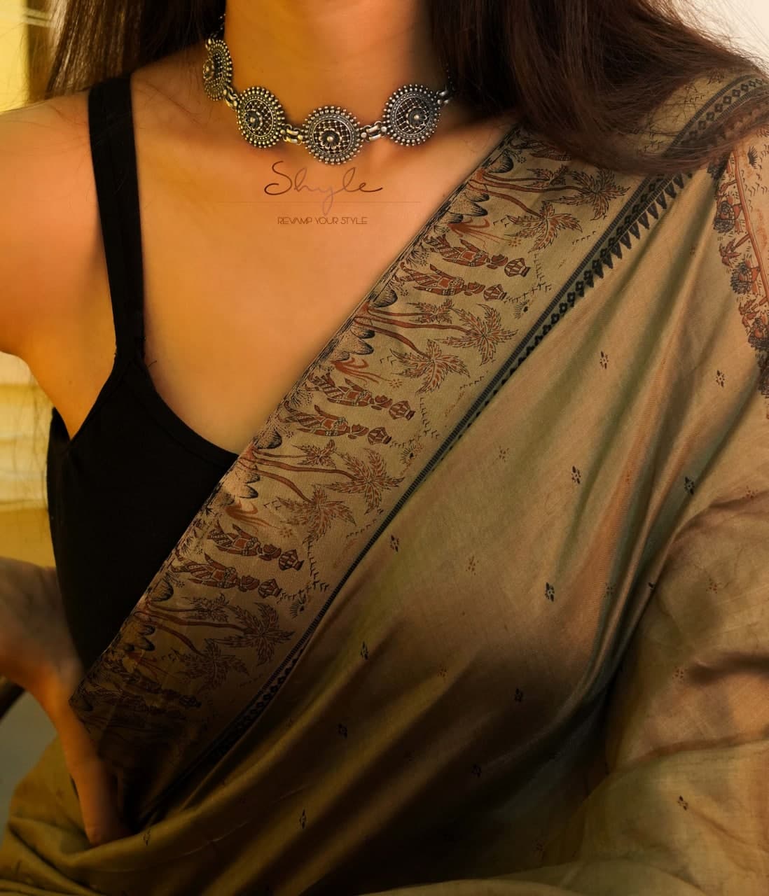 Adya Jali motif Flower Embossed Sequence Choker Set