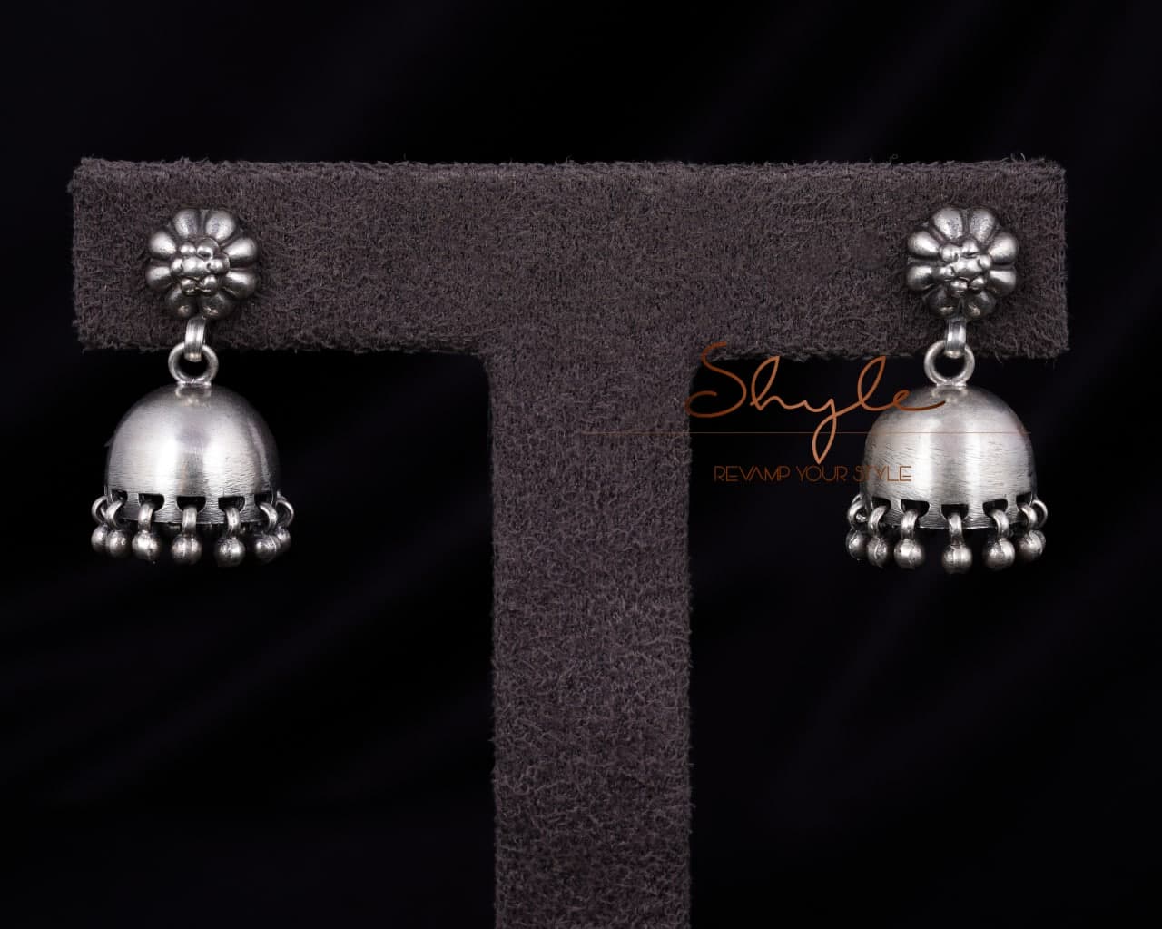 Moh Versatile Matte Jhumki