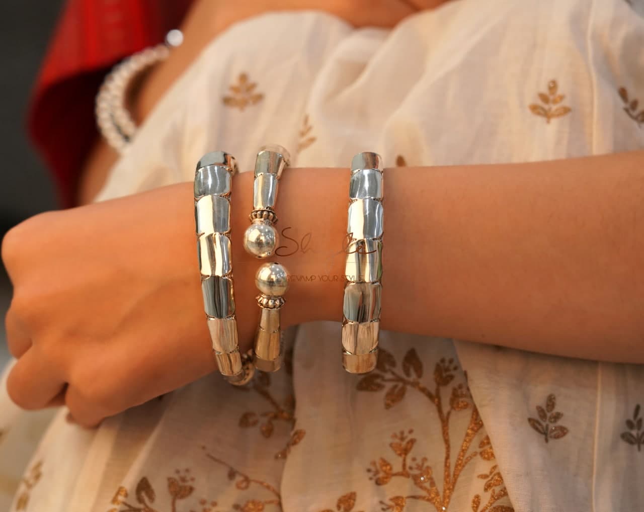 Essence Intricate Fine Versatile Kada primary