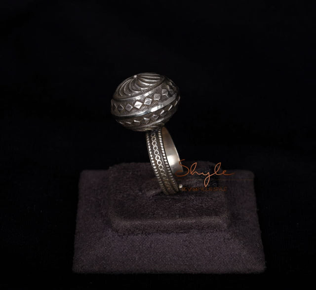 Mizoya Intricate Embossed Timeless Ring