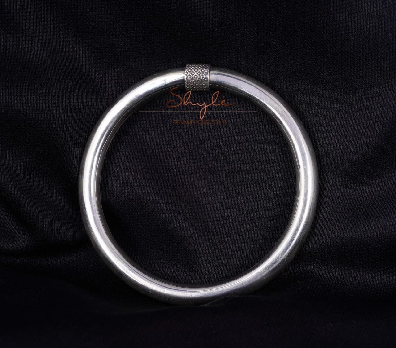 Adya Fine Everyday Kada front