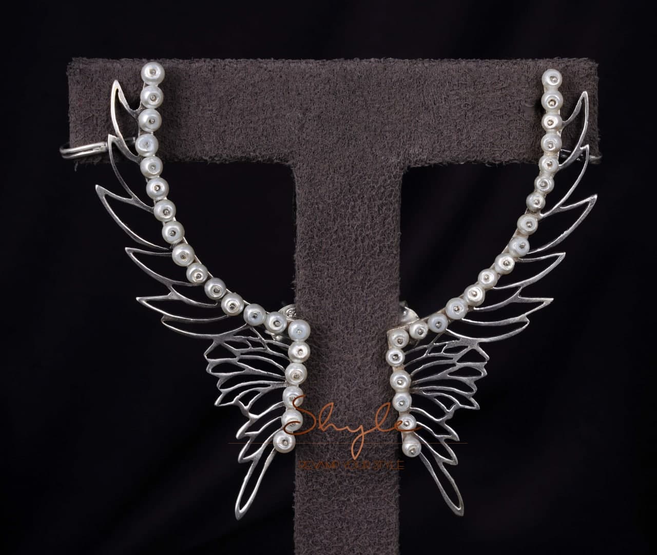 Mizoya Statement Wing Earcuff front