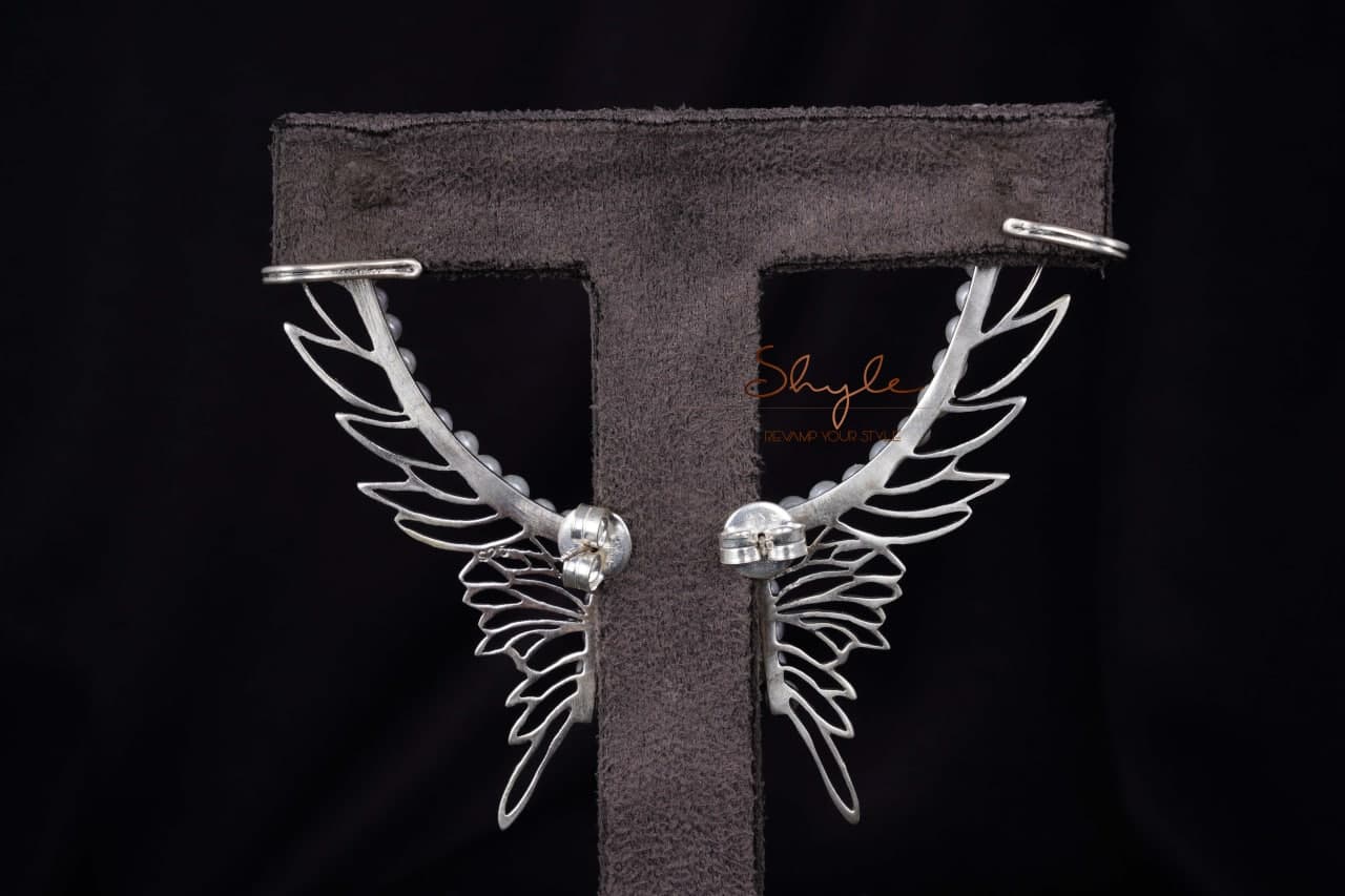 Mizoya Statement Wing Earcuff back