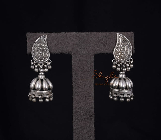 Dulari Carry Motif Carved Embossed Jhumki front