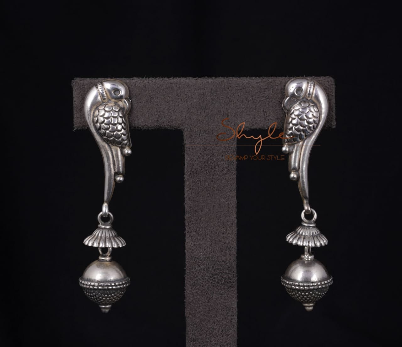 Mizoya Parrot Rawa Drop Earring front