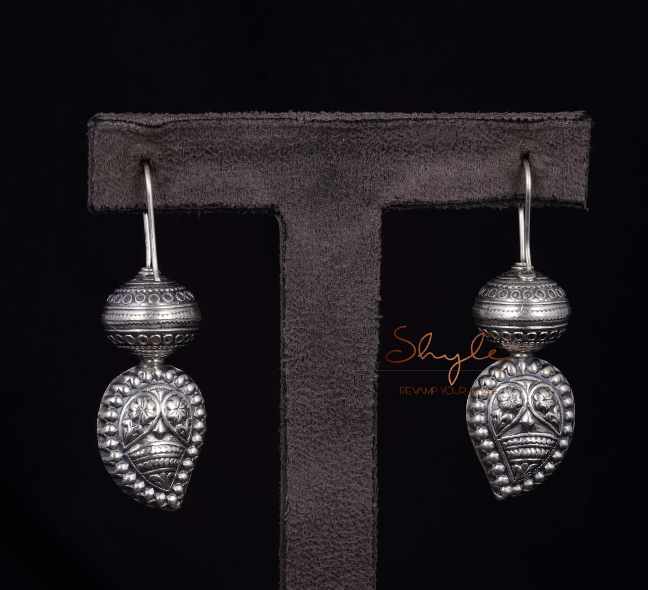 Mizoya Intricate Carry Drop Earrings back