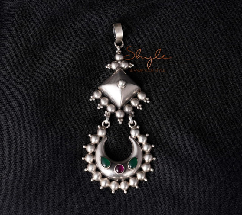 Mizoya Chandra Motif Drop Necklace Set