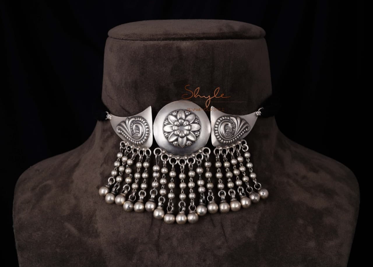 Mizoya Tri Motif Ball Cluster Classic Choker